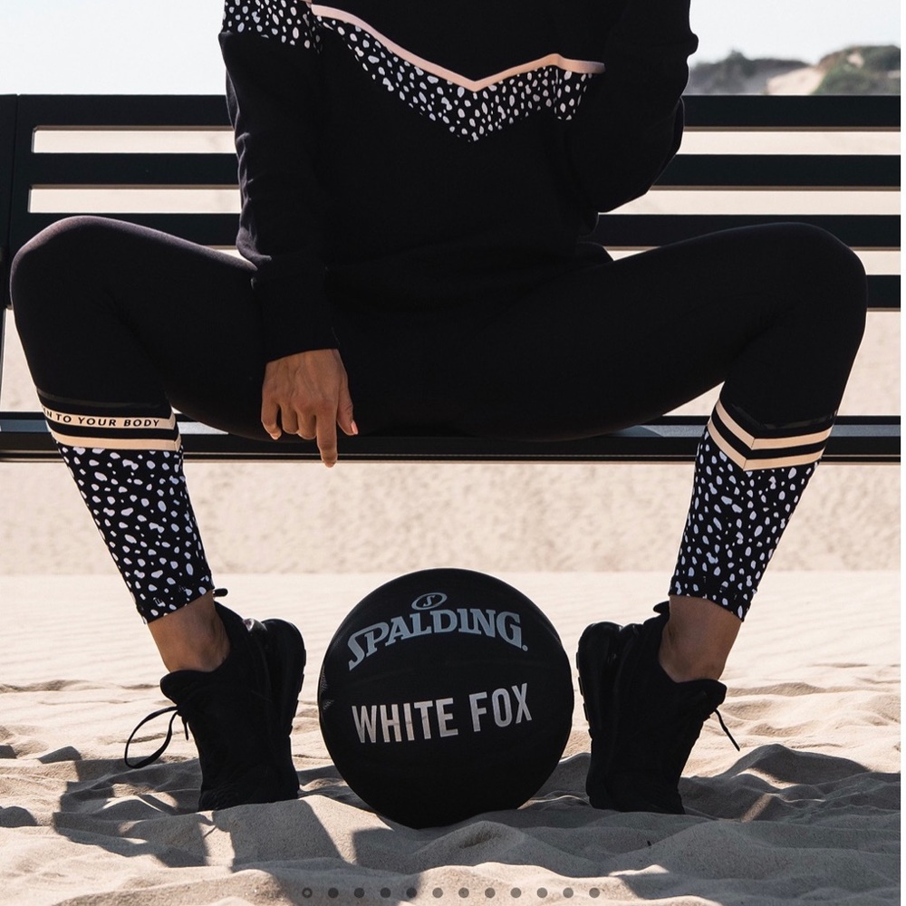 SOLD Sarah’s Day x Whitefox leggings SM